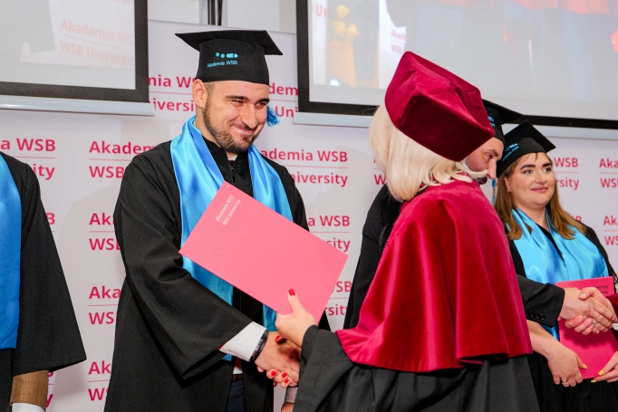 Zdjęcie nr 115 z galerii Uroczysty finał akademickiej drogi | Gala studi&oacute;w II stopnia i jednolitych magisterskich