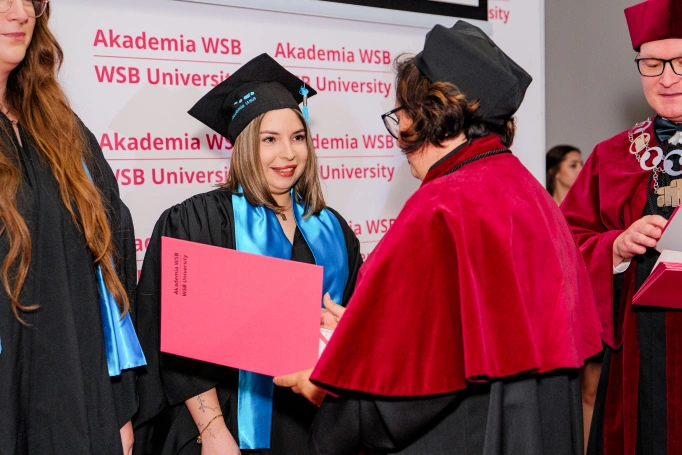 Zdjęcie nr 142 z galerii Uroczysty finał akademickiej drogi | Gala studi&oacute;w II stopnia i jednolitych magisterskich
