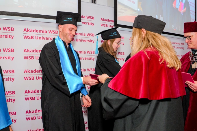 Zdjęcie nr 153 z galerii Uroczysty finał akademickiej drogi | Gala studi&oacute;w II stopnia i jednolitych magisterskich