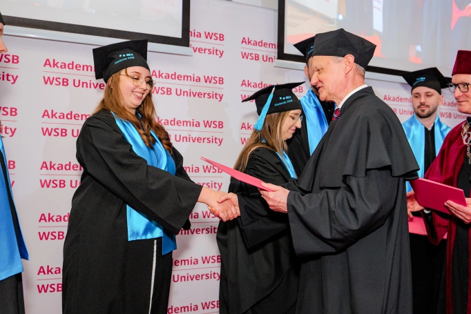 Zdjęcie nr 174 z galerii Uroczysty finał akademickiej drogi | Gala studi&oacute;w II stopnia i jednolitych magisterskich
