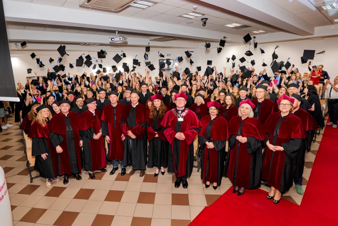 Zdjęcie nr 196 z galerii Uroczysty finał akademickiej drogi | Gala studi&oacute;w II stopnia i jednolitych magisterskich