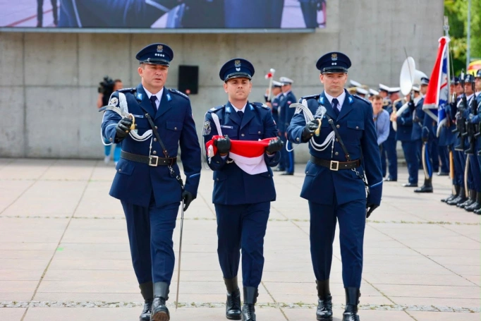 Zdjęcie nr 6 z galerii Prof. Marcin Lis z Odznaką Honorową za Zasługi dla Komendy Wojew&oacute;dzkiej Policji w Katowicach