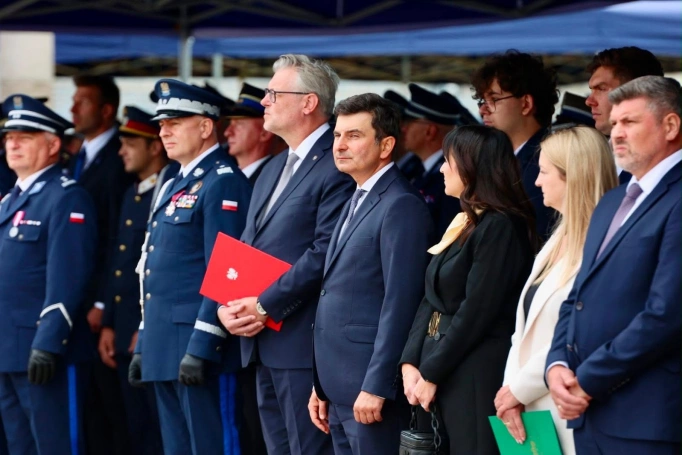 Zdjęcie nr 3 z galerii Prof. Marcin Lis z Odznaką Honorową za Zasługi dla Komendy Wojew&oacute;dzkiej Policji w Katowicach