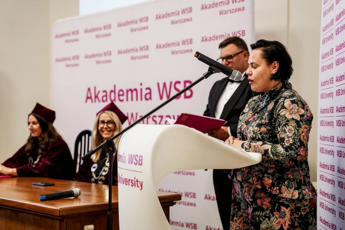 Zdjęcie nr 14 z galerii Warszawscy Absolwenci Akademii WSB odebrali dyplomy. Wyjątkowa gala zwieńczyła pierwszy rok działalności wydziału