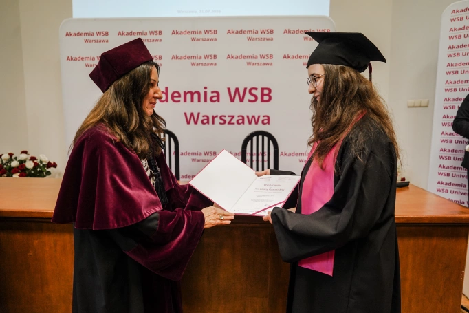 Zdjęcie nr 28 z galerii Warszawscy Absolwenci Akademii WSB odebrali dyplomy. Wyjątkowa gala zwieńczyła pierwszy rok działalności wydziału