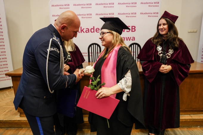 Zdjęcie nr 40 z galerii Warszawscy Absolwenci Akademii WSB odebrali dyplomy. Wyjątkowa gala zwieńczyła pierwszy rok działalności wydziału