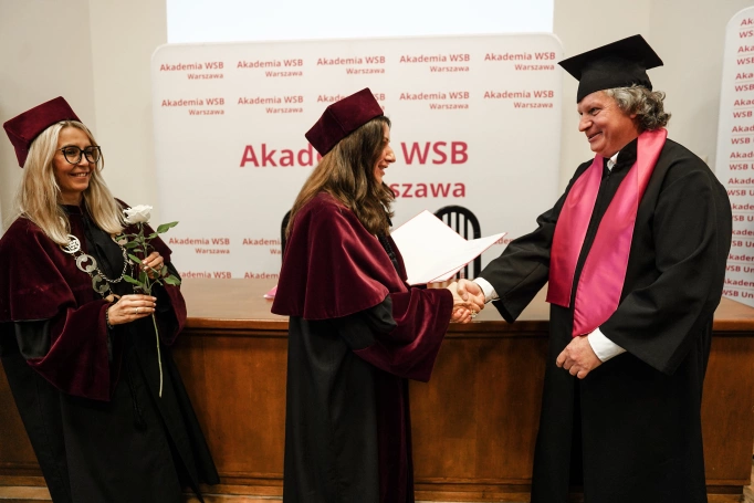 Zdjęcie nr 33 z galerii Warszawscy Absolwenci Akademii WSB odebrali dyplomy. Wyjątkowa gala zwieńczyła pierwszy rok działalności wydziału