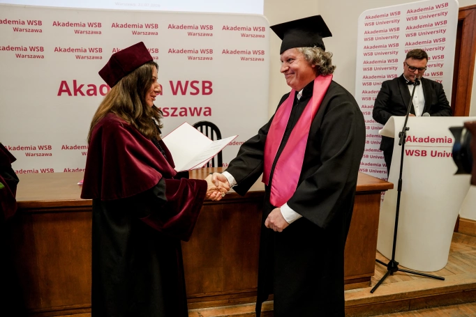 Zdjęcie nr 43 z galerii Warszawscy Absolwenci Akademii WSB odebrali dyplomy. Wyjątkowa gala zwieńczyła pierwszy rok działalności wydziału