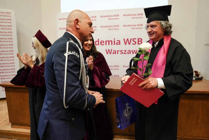 Zdjęcie nr 51 z galerii Warszawscy Absolwenci Akademii WSB odebrali dyplomy. Wyjątkowa gala zwieńczyła pierwszy rok działalności wydziału