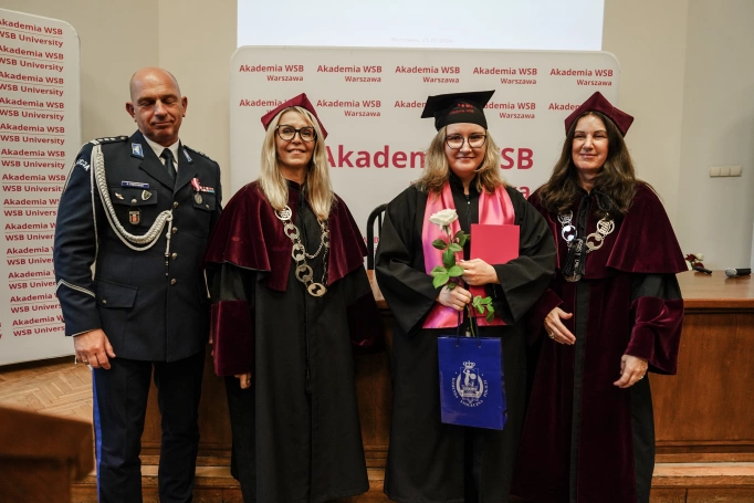 Zdjęcie nr 49 z galerii Warszawscy Absolwenci Akademii WSB odebrali dyplomy. Wyjątkowa gala zwieńczyła pierwszy rok działalności wydziału