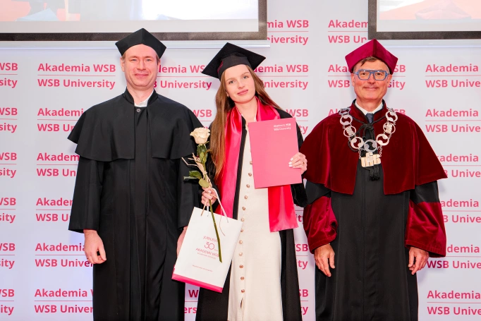 Zdjęcie nr 58 z galerii Uroczysty finał studi&oacute;w w Akademii WSB | Gala Student&oacute;w Zagranicznych