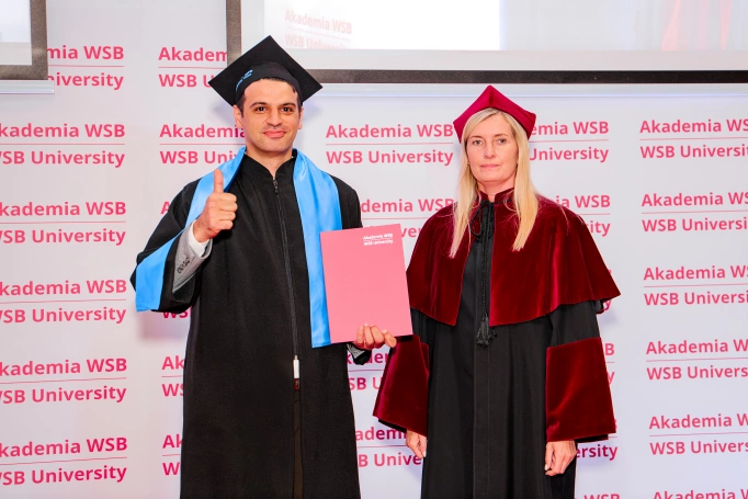 Zdjęcie nr 79 z galerii Uroczysty finał studi&oacute;w w Akademii WSB | Gala Student&oacute;w Zagranicznych