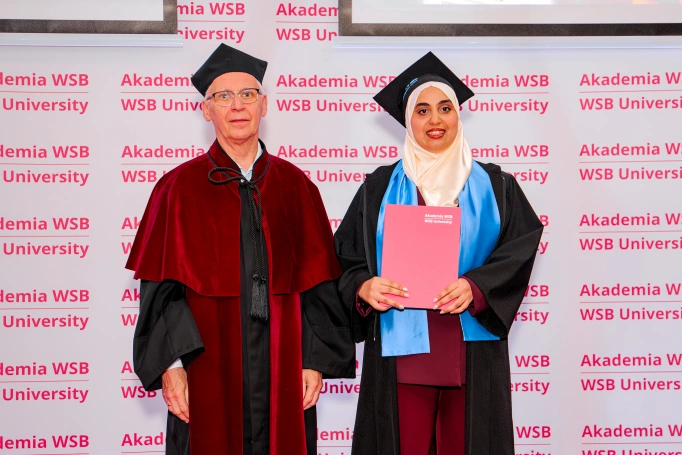 Zdjęcie nr 85 z galerii Uroczysty finał studi&oacute;w w Akademii WSB | Gala Student&oacute;w Zagranicznych