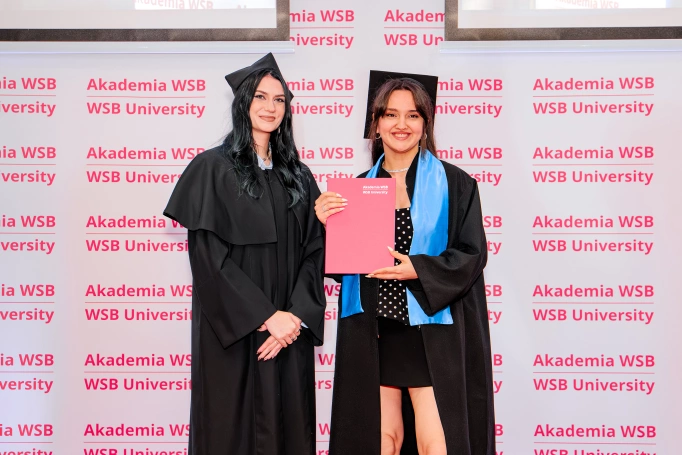 Zdjęcie nr 88 z galerii Uroczysty finał studi&oacute;w w Akademii WSB | Gala Student&oacute;w Zagranicznych
