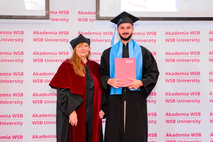 Zdjęcie nr 95 z galerii Uroczysty finał studi&oacute;w w Akademii WSB | Gala Student&oacute;w Zagranicznych