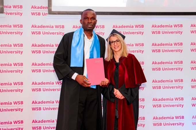 Zdjęcie nr 98 z galerii Uroczysty finał studi&oacute;w w Akademii WSB | Gala Student&oacute;w Zagranicznych