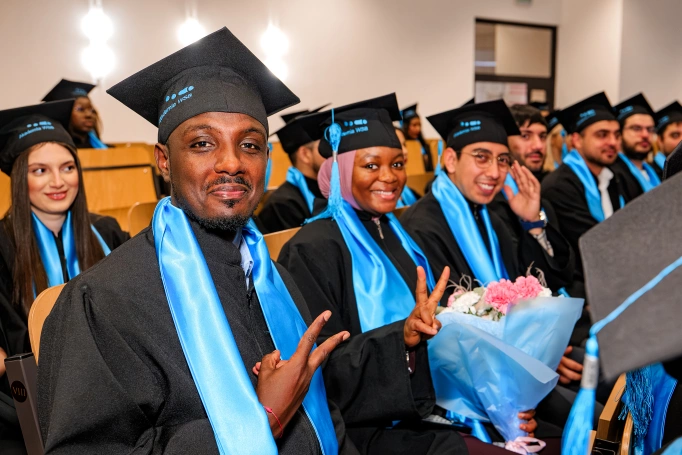 Zdjęcie nr 79 z galerii International Students Celebrate Their Graduation at WSB University