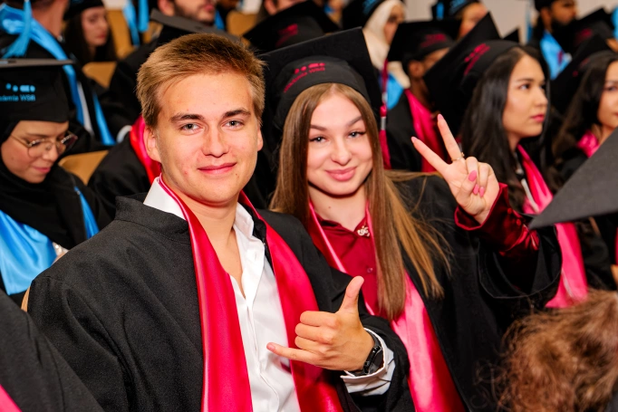 Zdjęcie nr 82 z galerii International Students Celebrate Their Graduation at WSB University
