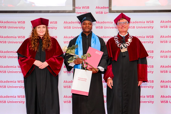 Zdjęcie nr 88 z galerii International Students Celebrate Their Graduation at WSB University