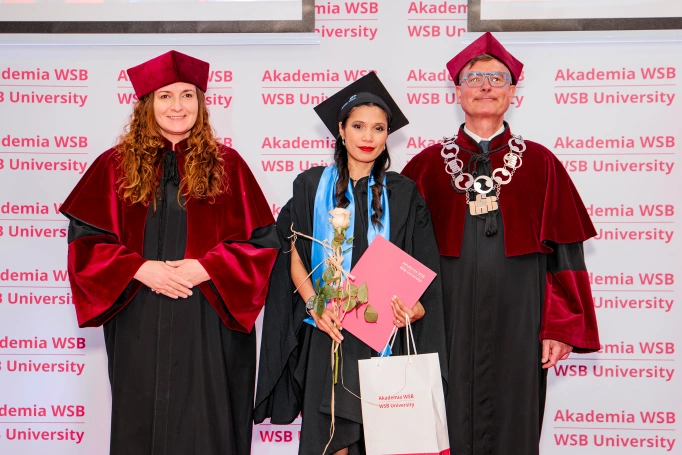 Zdjęcie nr 95 z galerii International Students Celebrate Their Graduation at WSB University