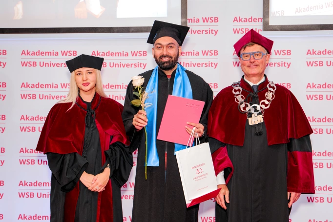 Zdjęcie nr 108 z galerii International Students Celebrate Their Graduation at WSB University