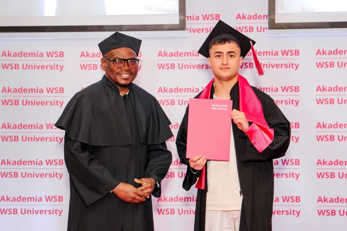 Zdjęcie nr 128 z galerii International Students Celebrate Their Graduation at WSB University