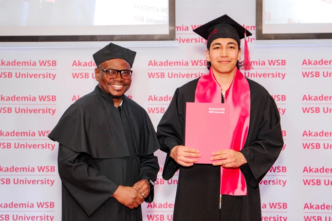 Zdjęcie nr 129 z galerii International Students Celebrate Their Graduation at WSB University