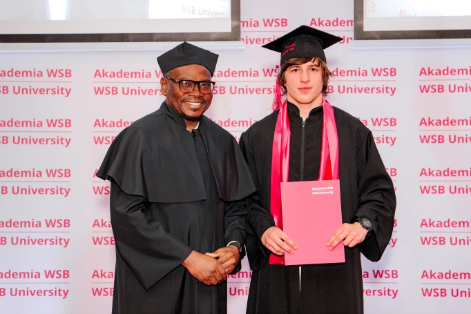 Zdjęcie nr 131 z galerii International Students Celebrate Their Graduation at WSB University