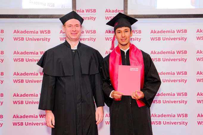Zdjęcie nr 132 z galerii International Students Celebrate Their Graduation at WSB University
