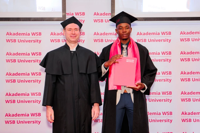 Zdjęcie nr 134 z galerii International Students Celebrate Their Graduation at WSB University
