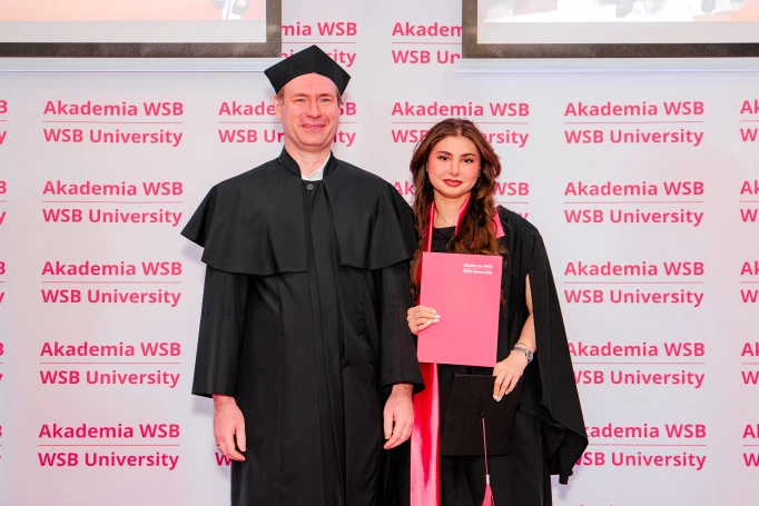 Zdjęcie nr 136 z galerii International Students Celebrate Their Graduation at WSB University