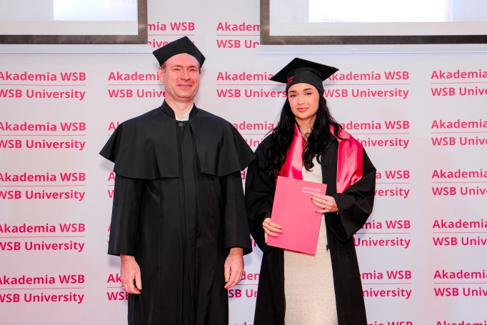 Zdjęcie nr 137 z galerii International Students Celebrate Their Graduation at WSB University
