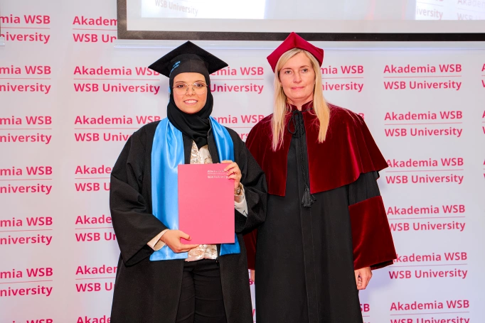 Zdjęcie nr 139 z galerii International Students Celebrate Their Graduation at WSB University