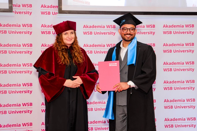 Zdjęcie nr 122 z galerii International Students Celebrate Their Graduation at WSB University
