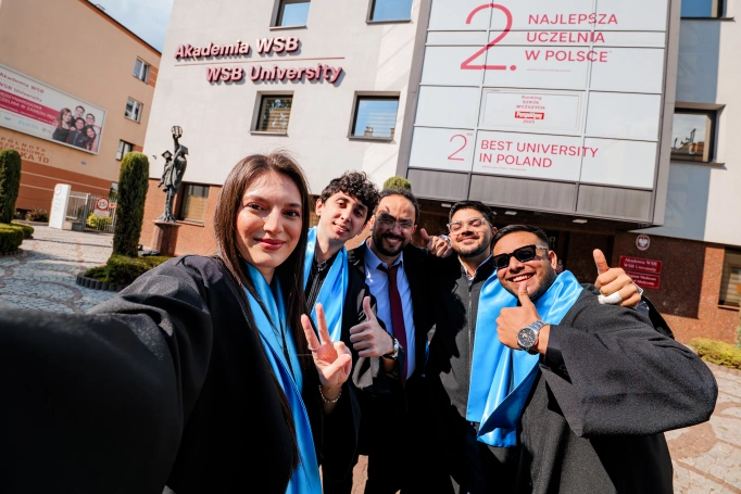 Zdjęcie nr 56 z galerii International Students Celebrate Their Graduation at WSB University