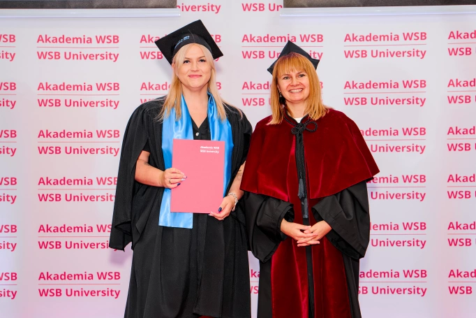 Zdjęcie nr 8 z galerii International Students Celebrate Their Graduation at WSB University