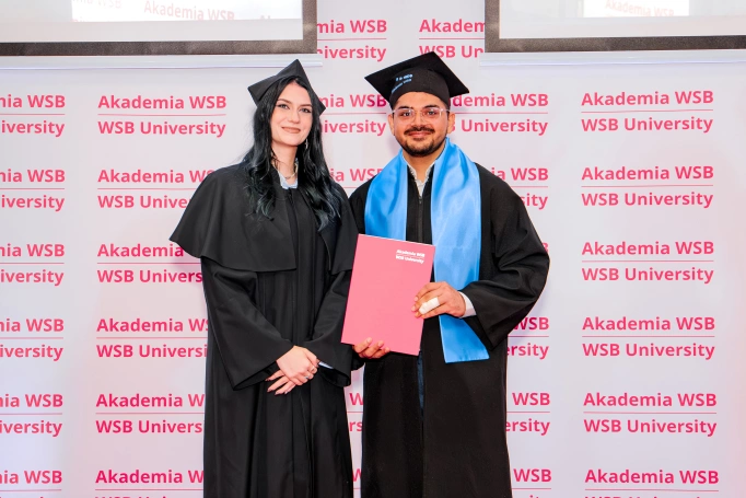 Zdjęcie nr 9 z galerii International Students Celebrate Their Graduation at WSB University