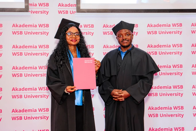 Zdjęcie nr 26 z galerii International Students Celebrate Their Graduation at WSB University