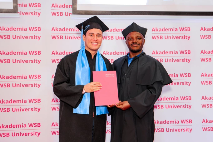 Zdjęcie nr 27 z galerii International Students Celebrate Their Graduation at WSB University