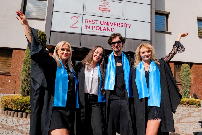 Zdjęcie nr 52 z galerii International Students Celebrate Their Graduation at WSB University
