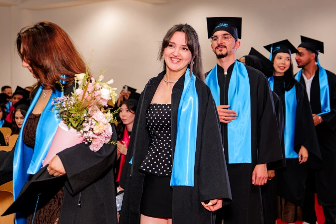 Zdjęcie nr 60 z galerii International Students Celebrate Their Graduation at WSB University