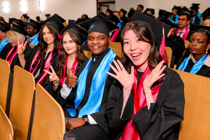 Zdjęcie nr 64 z galerii International Students Celebrate Their Graduation at WSB University