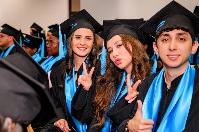 Zdjęcie nr 67 z galerii International Students Celebrate Their Graduation at WSB University