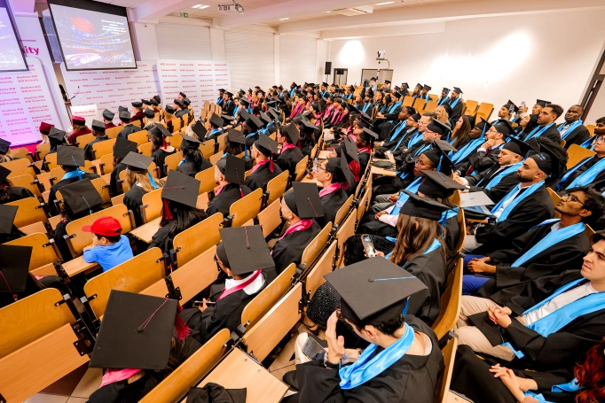 Zdjęcie nr 70 z galerii International Students Celebrate Their Graduation at WSB University