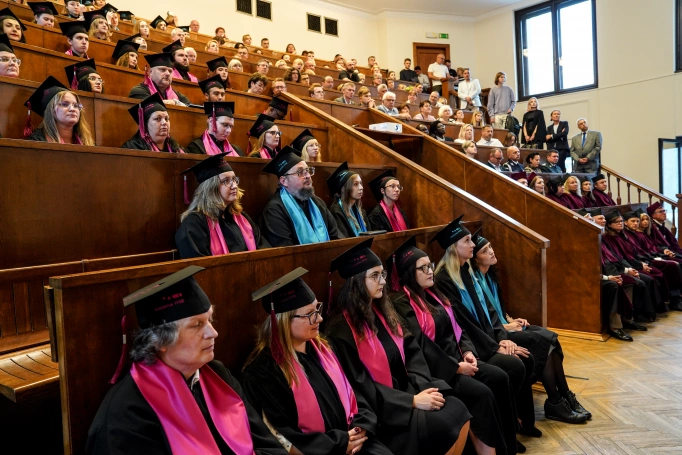 Zdjęcie nr 2 z galerii WSB University Graduates in Warsaw Receive Their Diplomas. A Special Gala Marks the Completion of the Faculty&rsquo;s First Year