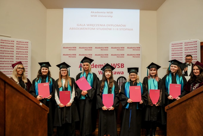 Zdjęcie nr 9 z galerii WSB University Graduates in Warsaw Receive Their Diplomas. A Special Gala Marks the Completion of the Faculty&rsquo;s First Year