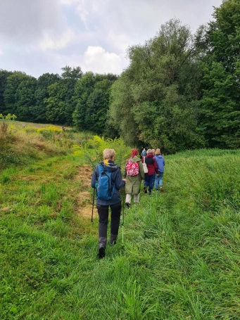 Zdjęcie nr 6 z galerii Dolina Będkowska &ndash; kolejny wtorkowy spacer słuchaczy Uniwersytetu Trzeciego Wieku Akademii WSB
