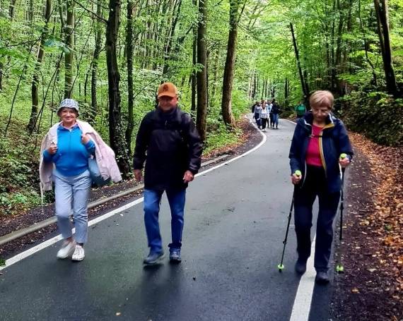 Zdjęcie nr 7 z galerii Dolina Będkowska &ndash; kolejny wtorkowy spacer słuchaczy Uniwersytetu Trzeciego Wieku Akademii WSB