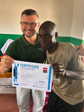 Zdjęcie nr 4 z galerii Knowledge That Crosses Borders. Dr Damian Strojny Conducted BLS Training in Kenya