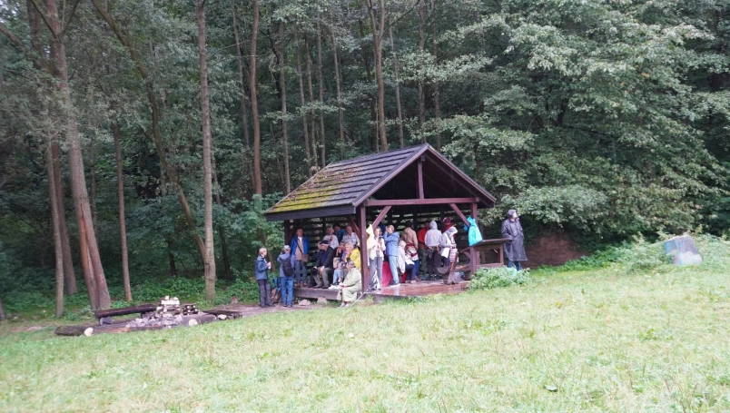 Zdjęcie nr 10 z galerii Dolina Racławki - kolejny wtorkowy spacer Słuchaczy UTW!